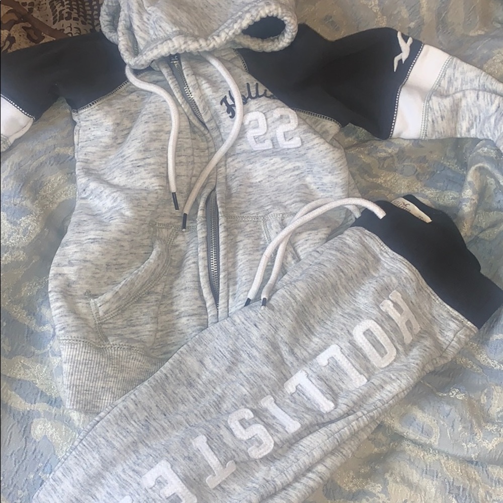 Hollister sweat suit